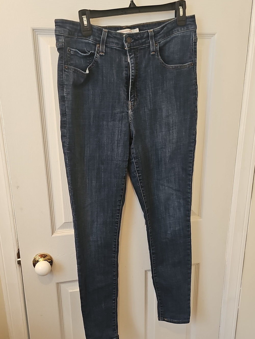 Levi's Dark Wash Skinny Jeans